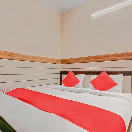 Oyo Park View Guest House Near Edm Mall Нью-Делі Екстер'єр фото