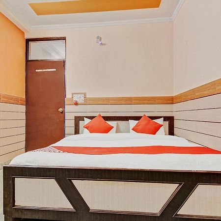 Oyo Park View Guest House Near Edm Mall Нью-Делі Екстер'єр фото
