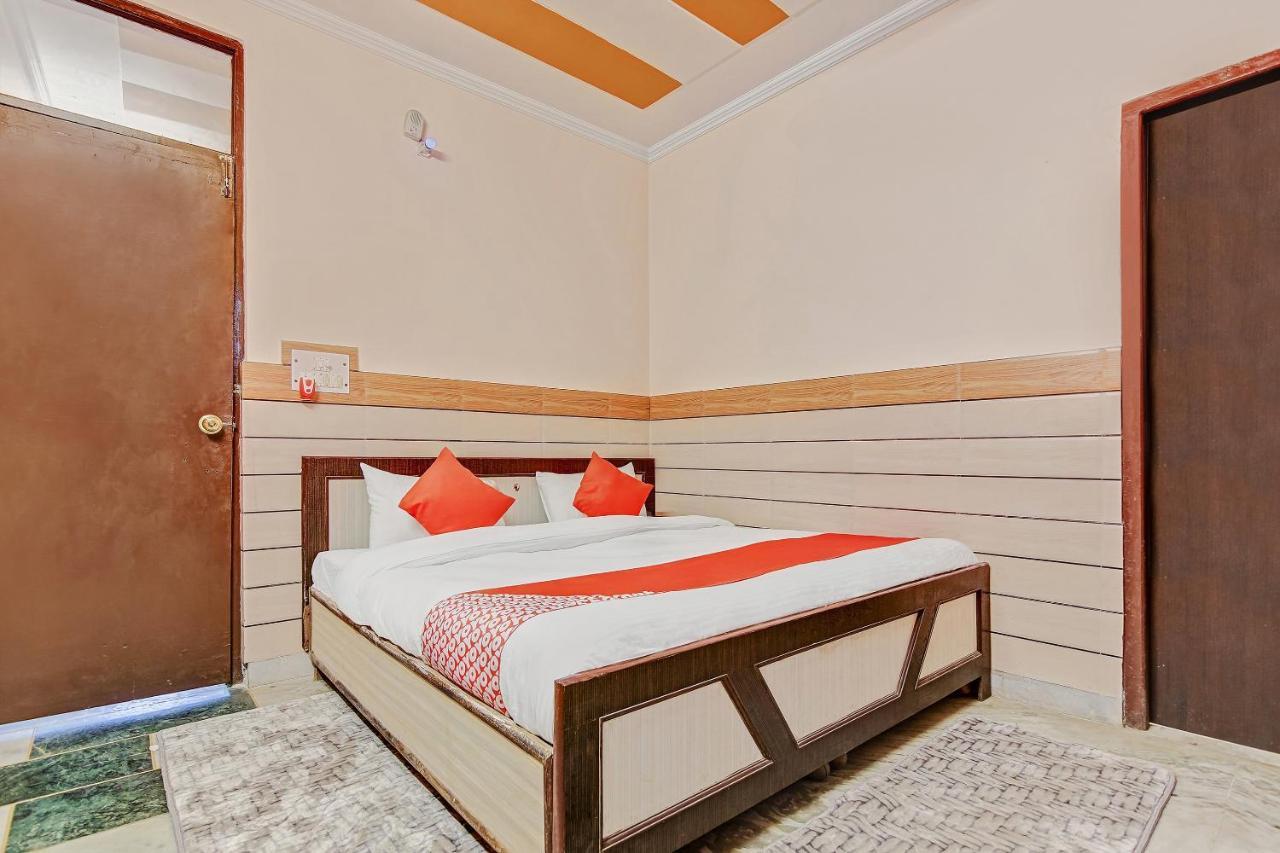 Oyo Park View Guest House Near Edm Mall Нью-Делі Екстер'єр фото