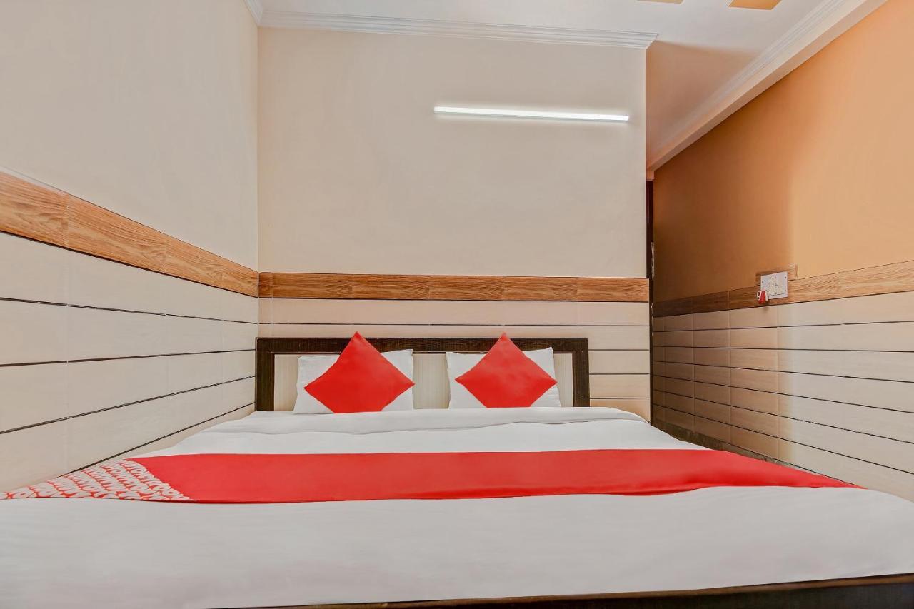 Oyo Park View Guest House Near Edm Mall Нью-Делі Екстер'єр фото