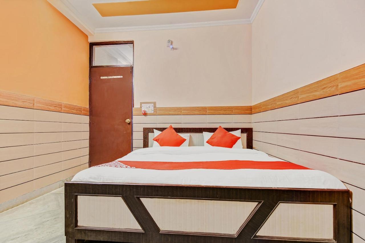 Oyo Park View Guest House Near Edm Mall Нью-Делі Екстер'єр фото